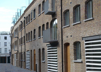 >Self Contained Office/Showroom To Let, 224 sq ft (20.8 sq m), 14 Powis Mews, Notting Hill, London, W11