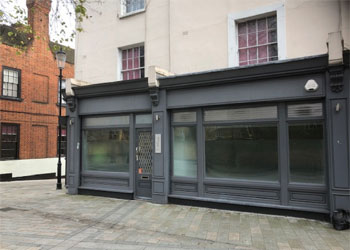 >Self-contained Class E Office / Showroom to Let, 98.5 sq m 1,061sq ft, 22-24 Norland Road, Holland Park, London, W11