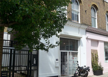 >Showroom/Office to Let with storage, 663 sq ft (61.6 sq m), 32 Faraday Road, North Kensington, London, W2