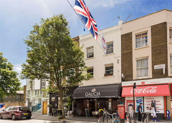 Freehold Licensed A3 Restaurant For Sale, 1,122 sq ft nia (104.3 sq m), 323 Portobello Road, London W10