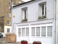 Refurbished Ground Floor Mews Offices To Let, 703 sq ft approx. (65.3 sq m), 1a Petersham Mews, South Kensington, London, SW7