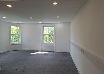 Bright Office To Let, 45.4 sq m (488 sq ft), Third Floor, 118b Holland Park Avenue, Holland Park, London W11 | JMW Barnard Commercial Property Agents'; ?>